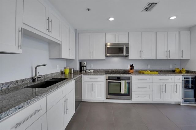 4108 W Palm Aire Drive 83B, Pompano Beach, FL 33069