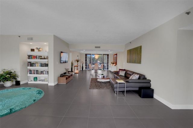 4108 W Palm Aire Drive 83B, Pompano Beach, FL 33069