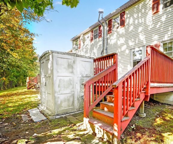 48 Arnold Ave. 48, Lowell, MA 01852