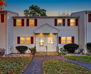 48 Arnold Ave. 48, Lowell, MA 01852