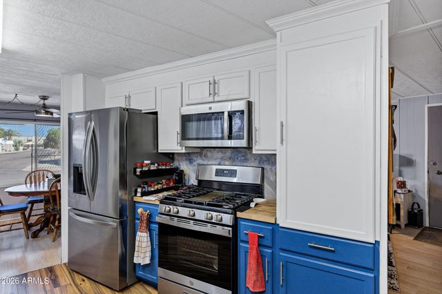 120 N VAL VISTA Drive 236, Mesa, AZ 85213