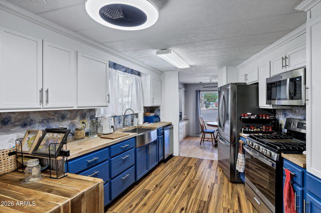 120 N VAL VISTA Drive 236, Mesa, AZ 85213