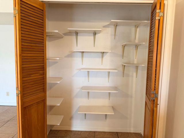 4 Owens Drive, Los Lunas, NM 87031