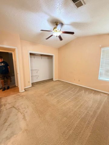 4 Owens Drive, Los Lunas, NM 87031