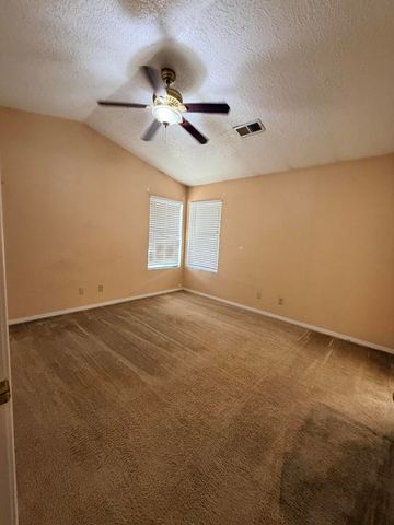 4 Owens Drive, Los Lunas, NM 87031
