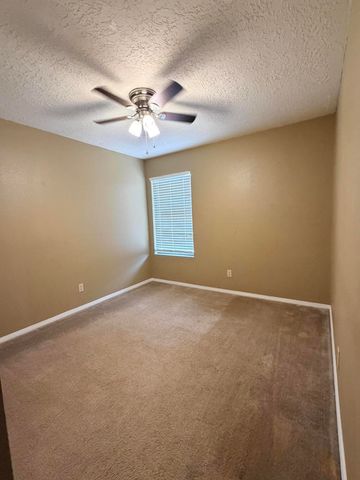 4 Owens Drive, Los Lunas, NM 87031
