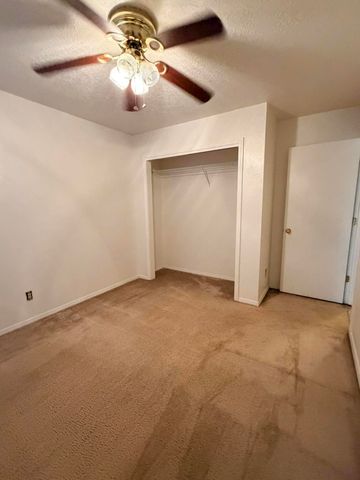 4 Owens Drive, Los Lunas, NM 87031