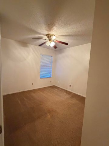 4 Owens Drive, Los Lunas, NM 87031