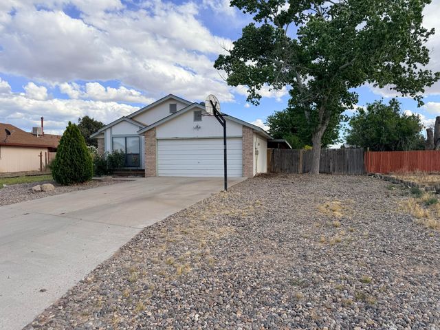 4 Owens Drive, Los Lunas, NM 87031