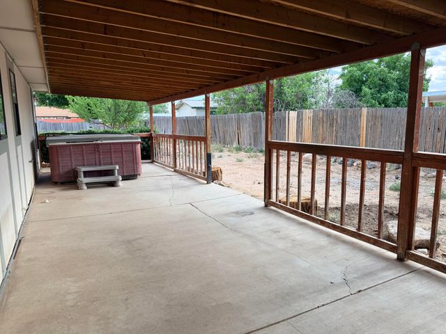 4 Owens Drive, Los Lunas, NM 87031