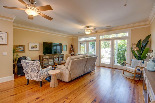 809 Washington St Apt 102, Key West, FL 33040