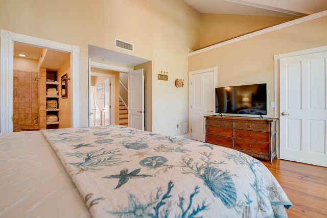 809 Washington St Apt 102, Key West, FL 33040