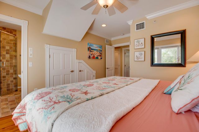 809 Washington St Apt 102, Key West, FL 33040