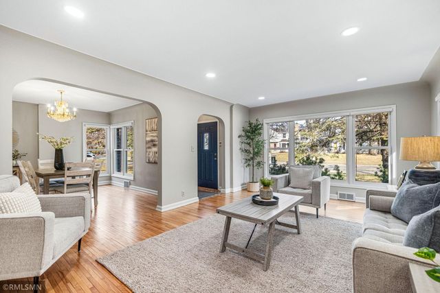 2730 France Avenue S, Saint Louis Park, MN 55416