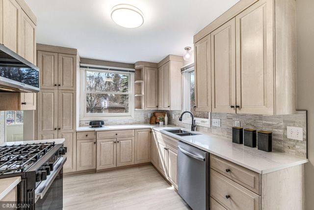 2730 France Avenue S, Saint Louis Park, MN 55416