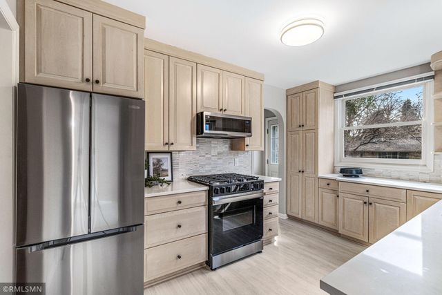 2730 France Avenue S, Saint Louis Park, MN 55416