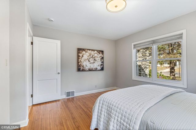 2730 France Avenue S, Saint Louis Park, MN 55416