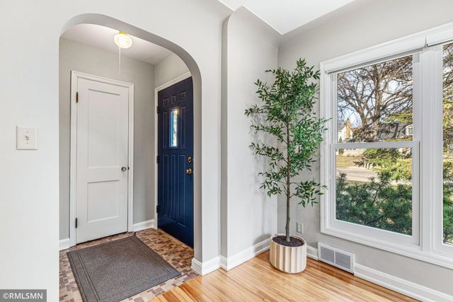 2730 France Avenue S, Saint Louis Park, MN 55416