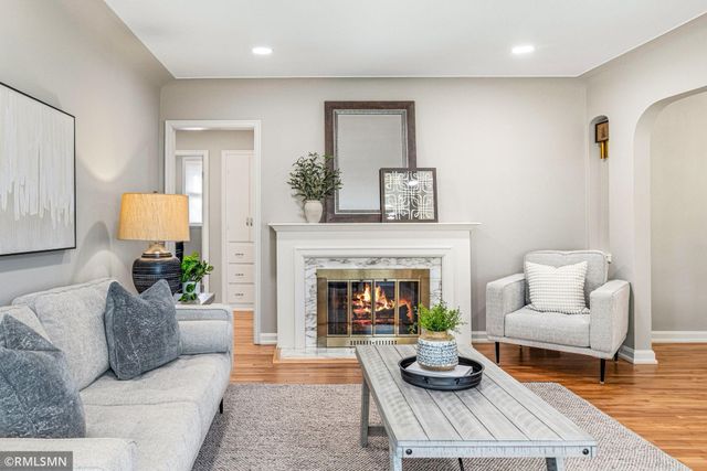 2730 France Avenue S, Saint Louis Park, MN 55416