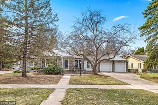 2730 France Avenue S, Saint Louis Park, MN 55416