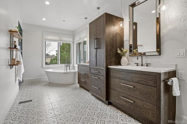 10378 Grande Vista Court, Lone Tree, CO 80124