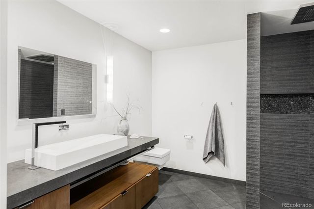 10378 Grande Vista Court, Lone Tree, CO 80124