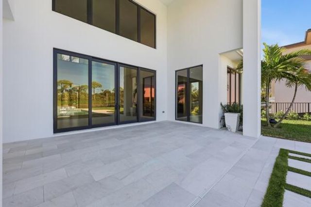 18417 Symphony Court, Jupiter, FL 33458