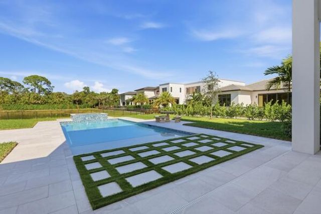 18417 Symphony Court, Jupiter, FL 33458