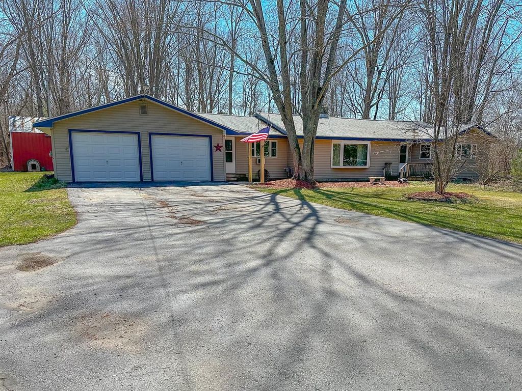 4121 W Shaffer Road, Coleman, MI 48618
