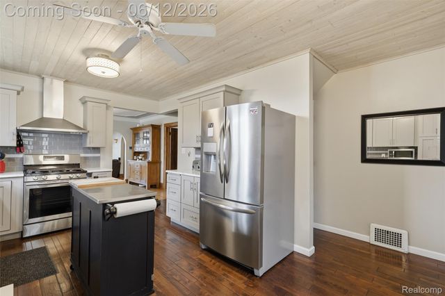 30069 Homedale, Lyon Charter Township, MI 48165