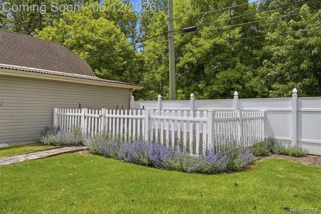 30069 Homedale, Lyon Charter Township, MI 48165