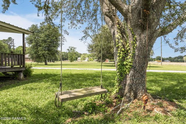 310 Anicet Tauzin Road, Arnaudville, LA 70512