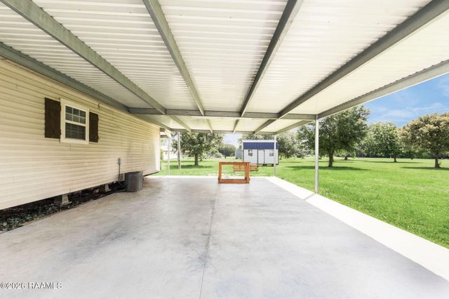 310 Anicet Tauzin Road, Arnaudville, LA 70512