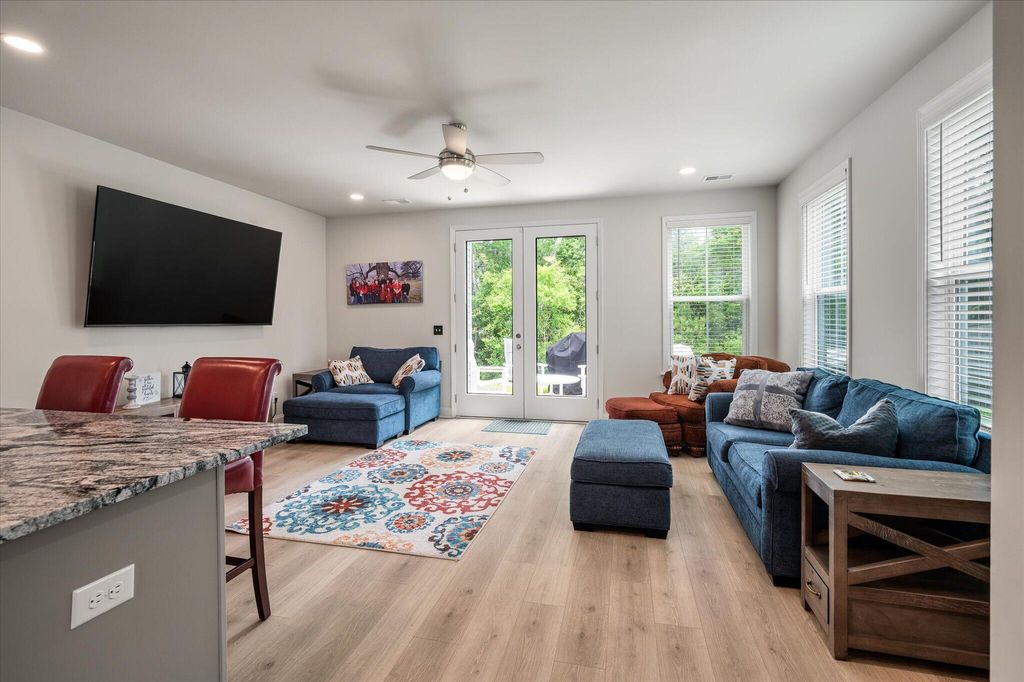 Image 17 of property listing at 515 Green Fern Drive, Summerville, SC 29483