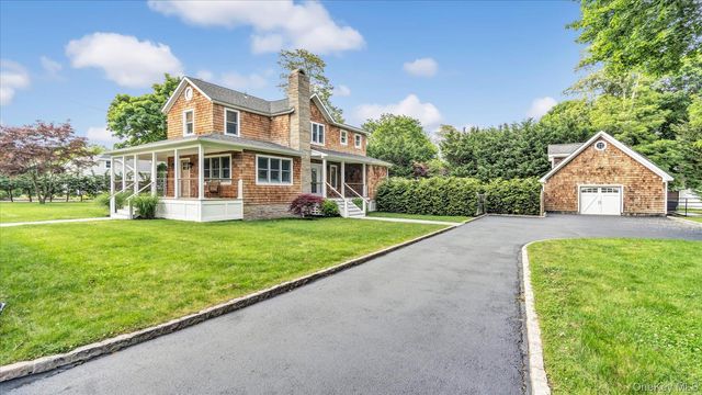 7 Halsey Avenue, East Quogue, NY 11942