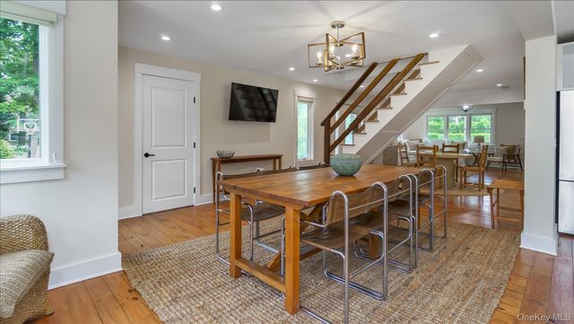 7 Halsey Avenue, East Quogue, NY 11942
