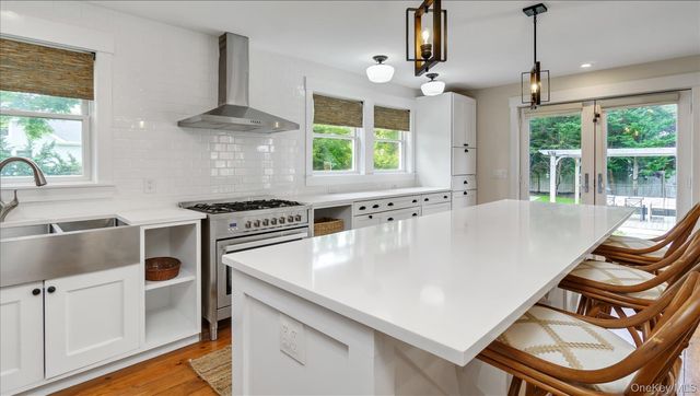 7 Halsey Avenue, East Quogue, NY 11942