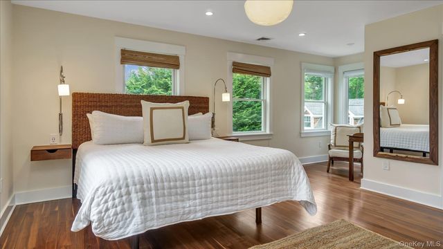 7 Halsey Avenue, East Quogue, NY 11942
