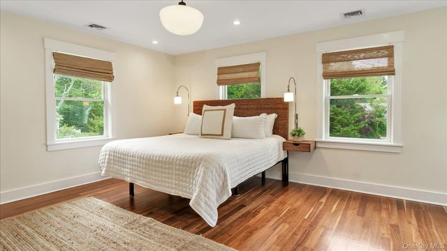 7 Halsey Avenue, East Quogue, NY 11942