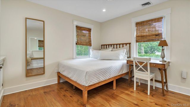 7 Halsey Avenue, East Quogue, NY 11942