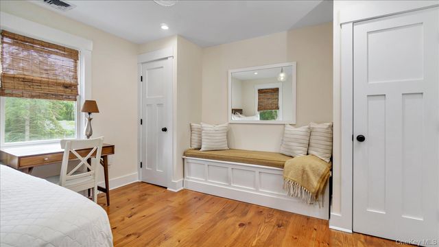 7 Halsey Avenue, East Quogue, NY 11942