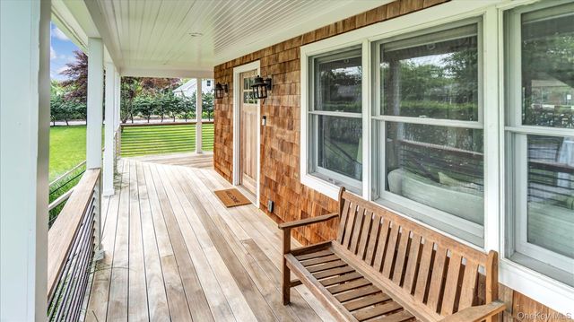 7 Halsey Avenue, East Quogue, NY 11942