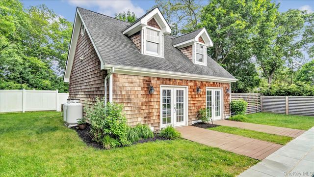 7 Halsey Avenue, East Quogue, NY 11942