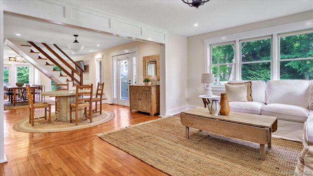 7 Halsey Avenue, East Quogue, NY 11942