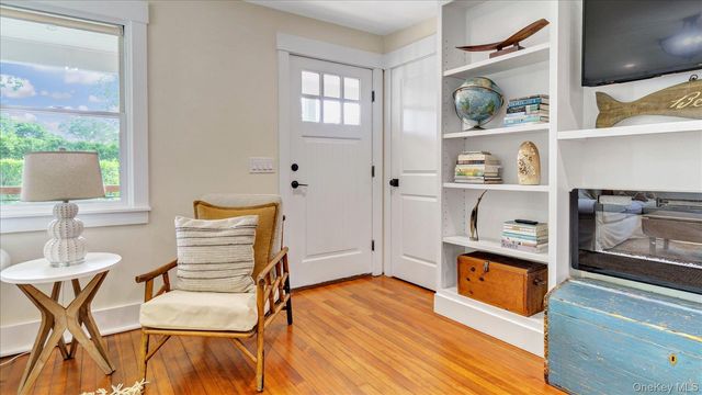 7 Halsey Avenue, East Quogue, NY 11942