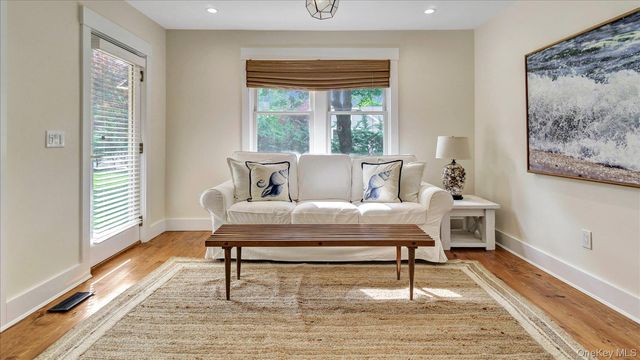 7 Halsey Avenue, East Quogue, NY 11942