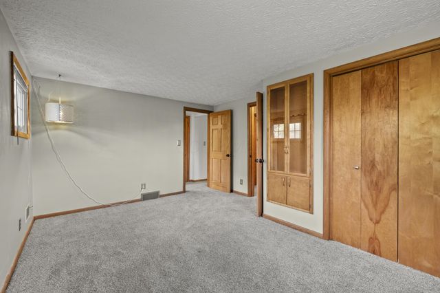 7711 Hayden Run Road, Hilliard, OH 43026