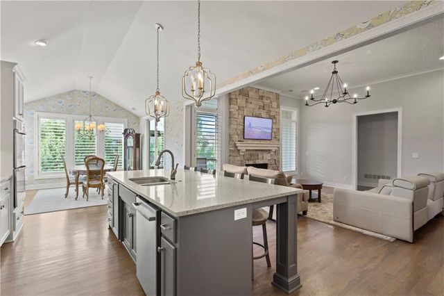 13437 W 148th Circle, Olathe, KS 66062