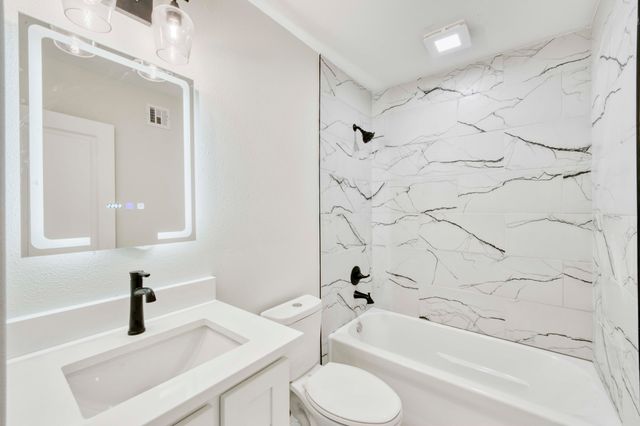 1325 E Portland Street, Springfield, MO 65804