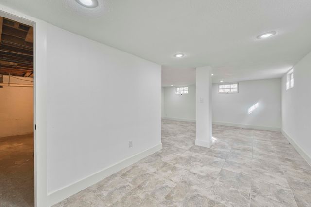 1325 E Portland Street, Springfield, MO 65804